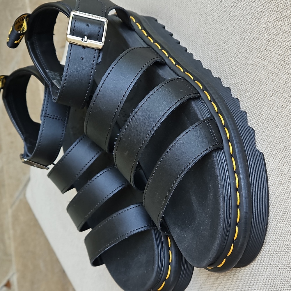 Sz 11 Dr. Martens LEATHER Blaire Platform Sandal Ankle Strap Hydro Leather Black